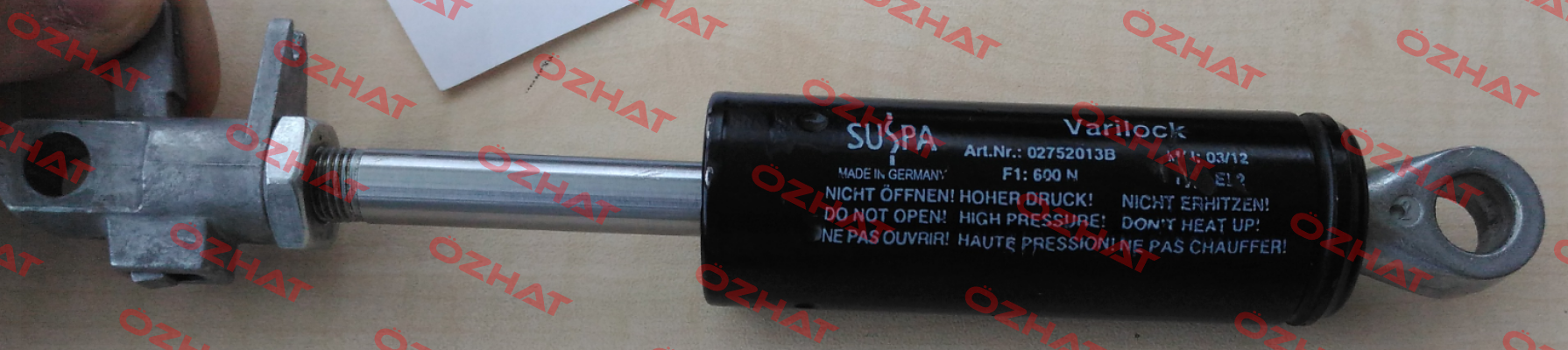 02752013B Suspa